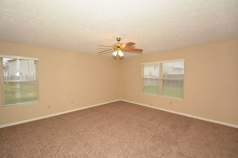 2,090/Mo, 14326 Worthington Blvd Fishers, IN 46038 Great Room View 2