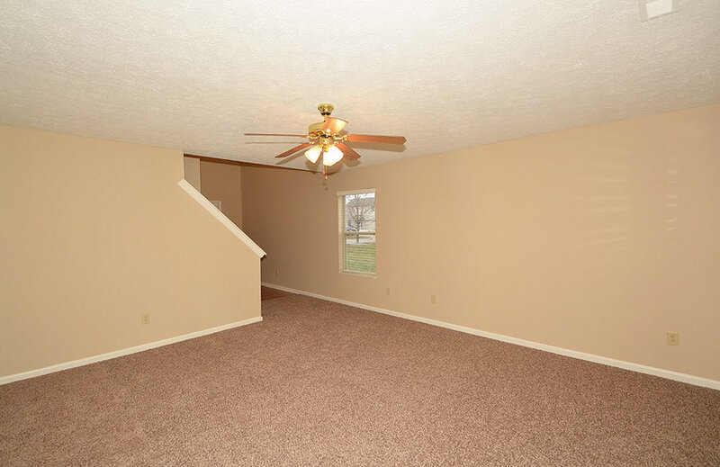 2,090/Mo, 14326 Worthington Blvd Fishers, IN 46038 Great Room View 3