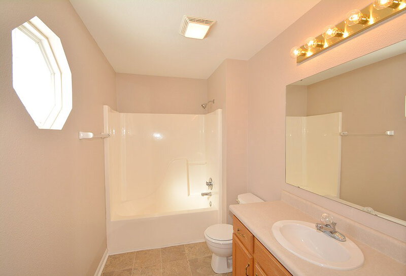 1,600/Mo, 285 Pennwood Ln Brownsburg, IN 46112 Master Bathroom View