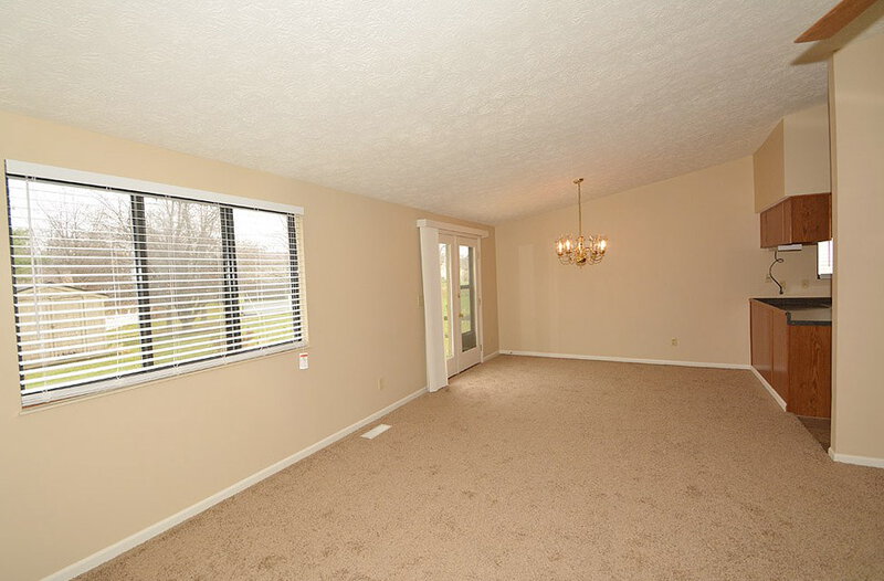 1,545/Mo, 7722 Maradona Dr S Indianapolis, IN 46214 Great Room View 3