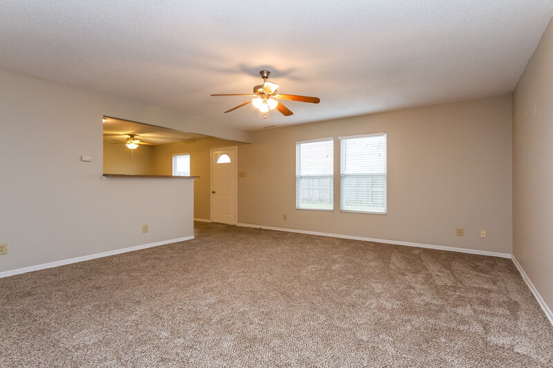 1,710/Mo, 8551 Bluff Point Dr Camby, IN 46113 Dining Room View