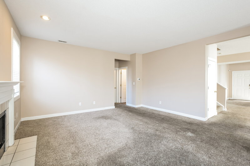 2,285/Mo, 5834 Long Lake Ln Indianapolis, IN 46235 Family Room View 2