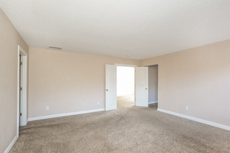 2,285/Mo, 5834 Long Lake Ln Indianapolis, IN 46235 Main Bedroom View