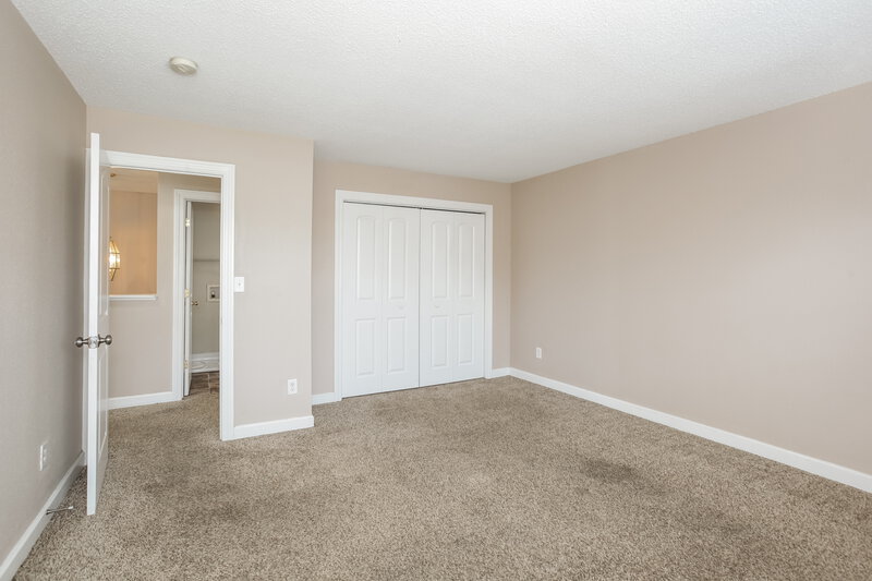 2,285/Mo, 5834 Long Lake Ln Indianapolis, IN 46235 Bedroom View