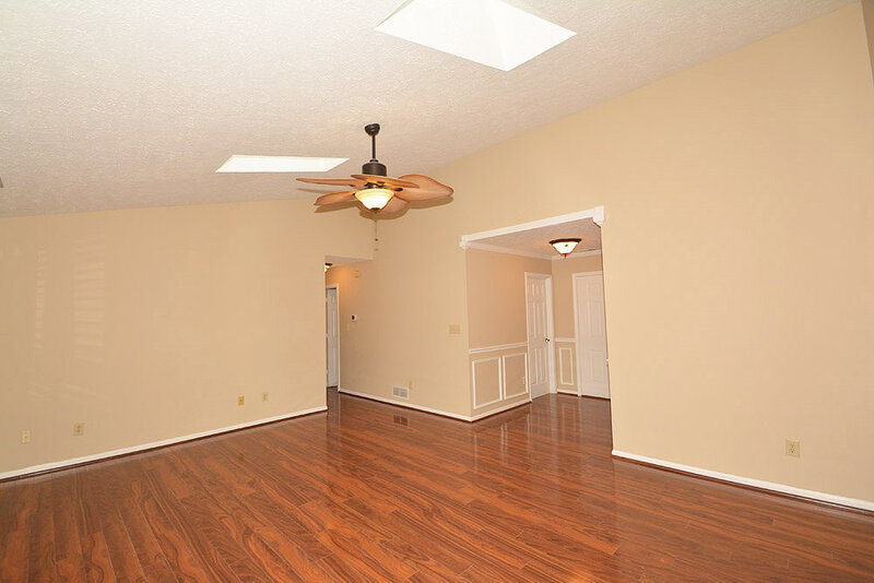 1,715/Mo, 102 Tracy Ridge Blvd New Whiteland, IN 46184 Great Room View 3
