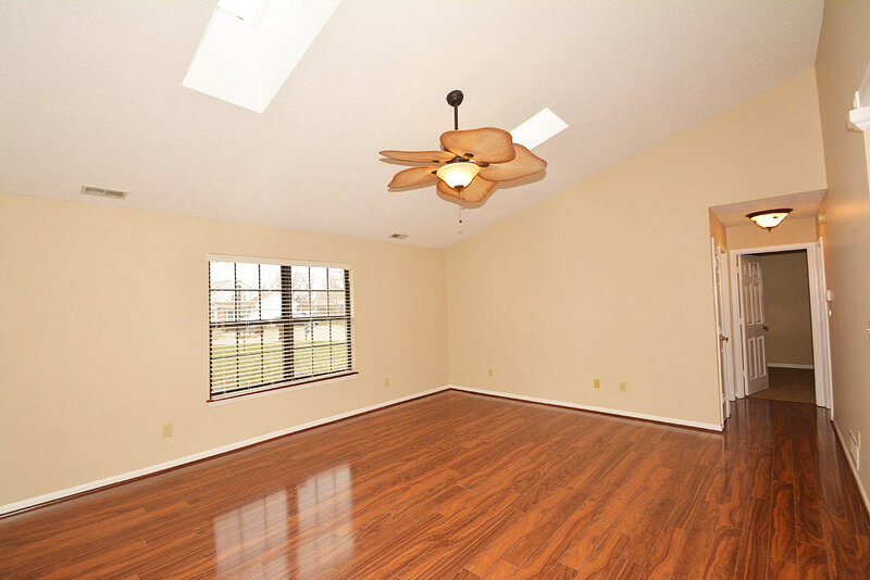 1,715/Mo, 102 Tracy Ridge Blvd New Whiteland, IN 46184 Great Room View 4