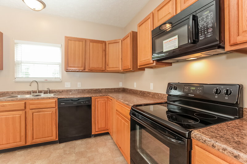 1,550/Mo, 8127 Wichita Hill Dr Indianapolis, IN 46217 Kitchen View