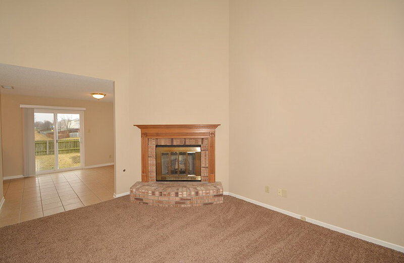1,545/Mo, 65 Winterwood Dr Greenwood, IN 46143 Great Room View 3