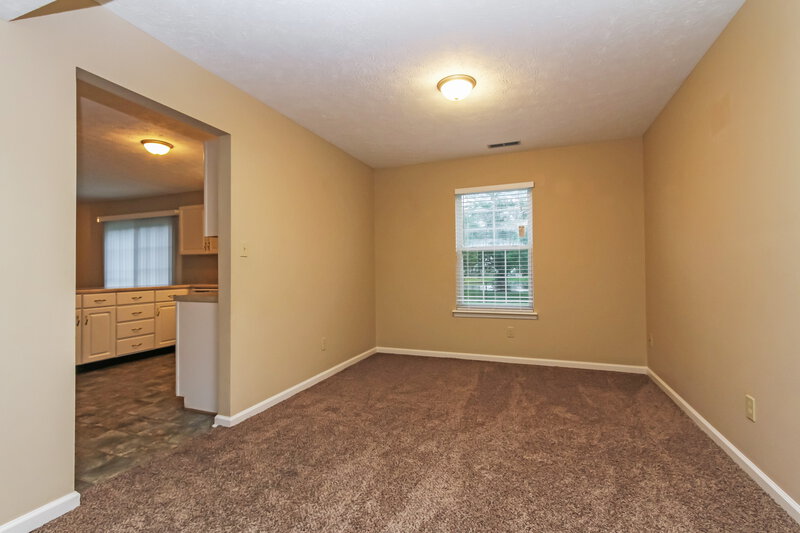 1,610/Mo, 11827 Halle Dr Indianapolis, IN 46229 Dining Room View