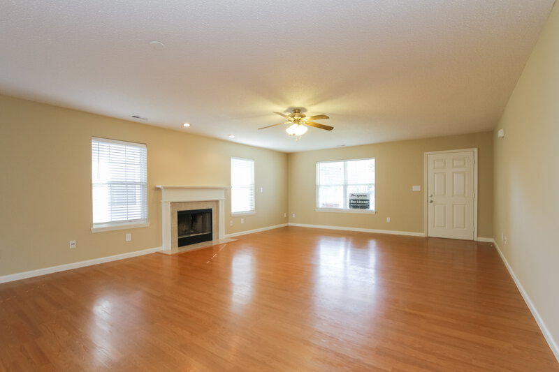 1,720/Mo, 19516 Prairie Crossing Dr Noblesville, IN 46062 Family Room View