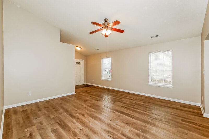 2,590/Mo, 9723 Centennial Ct Avon, IN 46123 Living Room View