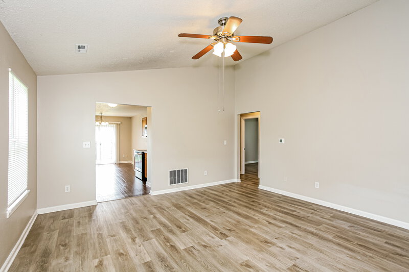 1,805/Mo, 9723 Centennial Ct Avon, IN 46123 Living Room View