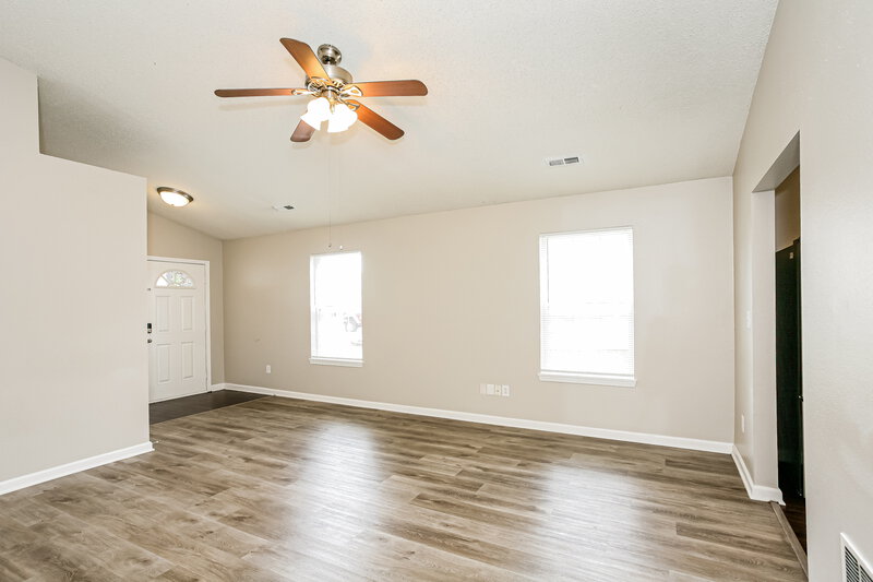 1,805/Mo, 9723 Centennial Ct Avon, IN 46123 Living Room View 2