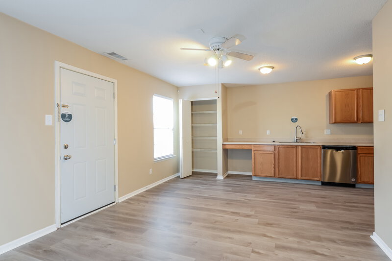 1,905/Mo, 2371 Summerwood Ln Greenwood, IN 46143 Dining Room View