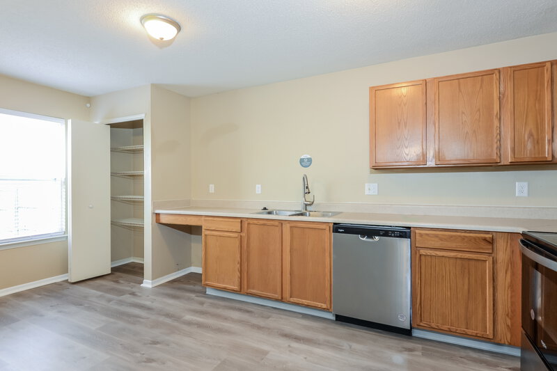 1,960/Mo, 2371 Summerwood Ln Greenwood, IN 46143 Misc View 6