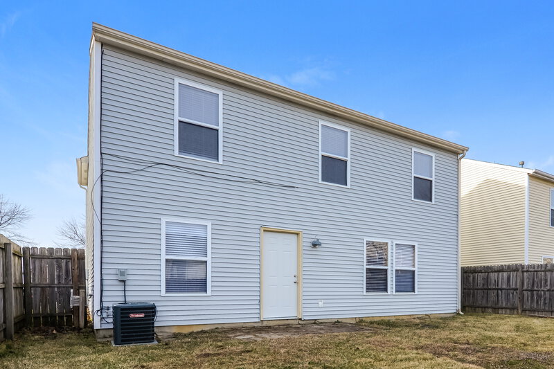 1,905/Mo, 2371 Summerwood Ln Greenwood, IN 46143 Rear View
