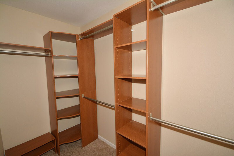 2,620/Mo, 1208 N Aberdeen Dr Franklin, IN 46131 Master Closet View