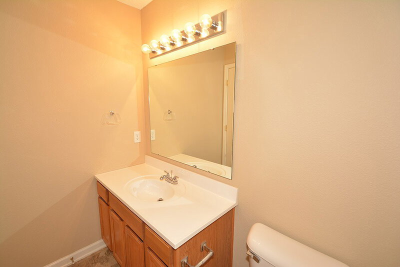 2,120/Mo, 19424 Fox Chase Dr Noblesville, IN 46062 Bathroom View 2