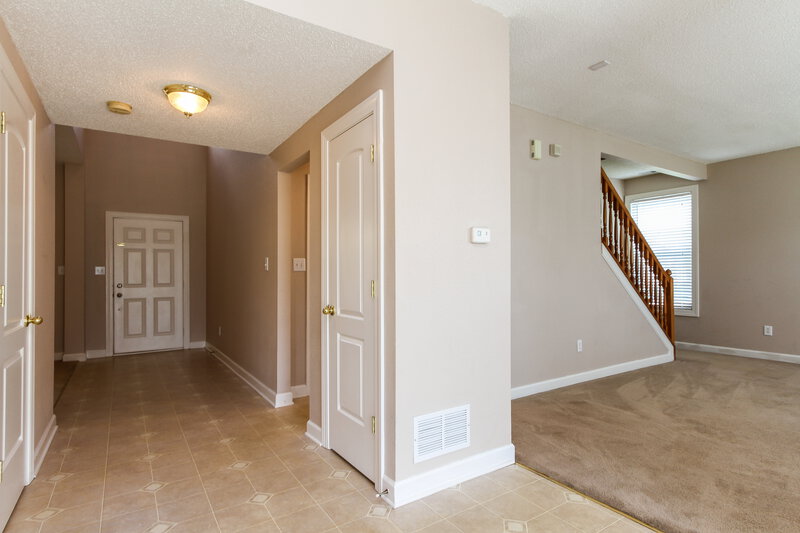1,920/Mo, 10711 Pollard Park Indianapolis, IN 46234 Foyer View