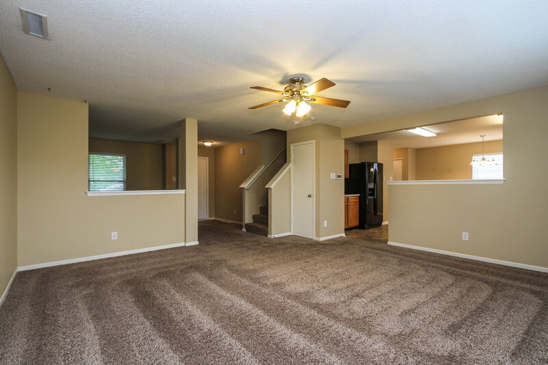 1,720/Mo, 12554 Bearsdale Dr Indianapolis, IN 46235 Living Room View 2