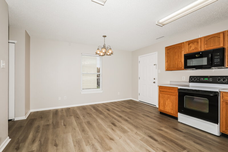 1,810/Mo, 12554 Bearsdale Dr Indianapolis, IN 46235 Dining Room View 2