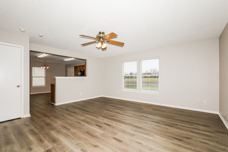 1,810/Mo, 12554 Bearsdale Dr Indianapolis, IN 46235 Family Room View