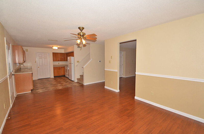 2,105/Mo, 7643 Sunflower Dr Noblesville, IN 46062 Dining Area View 3