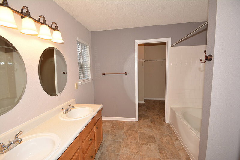 2,105/Mo, 7643 Sunflower Dr Noblesville, IN 46062 Master Bathroom View