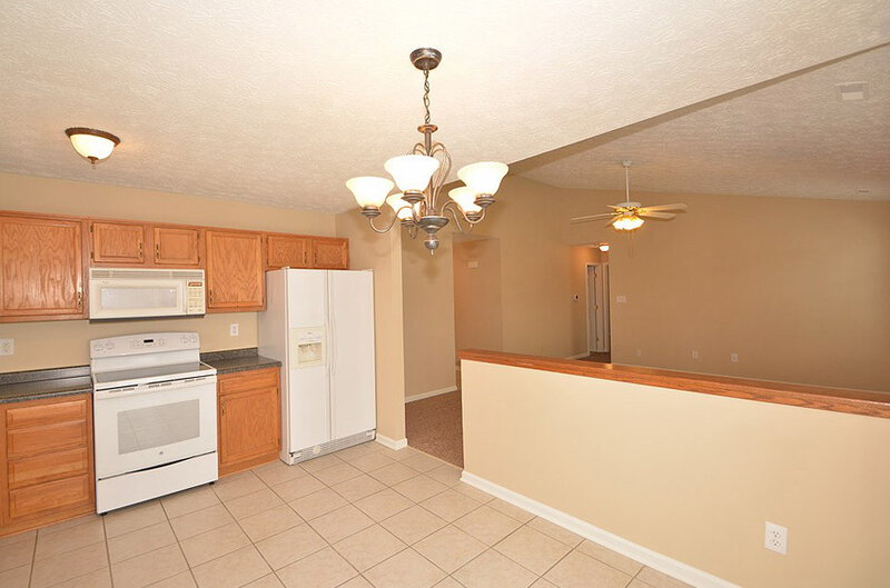 1,480/Mo, 5916 Southern Springs Ave Indianapolis, IN 46237 Breakfast Area View 2