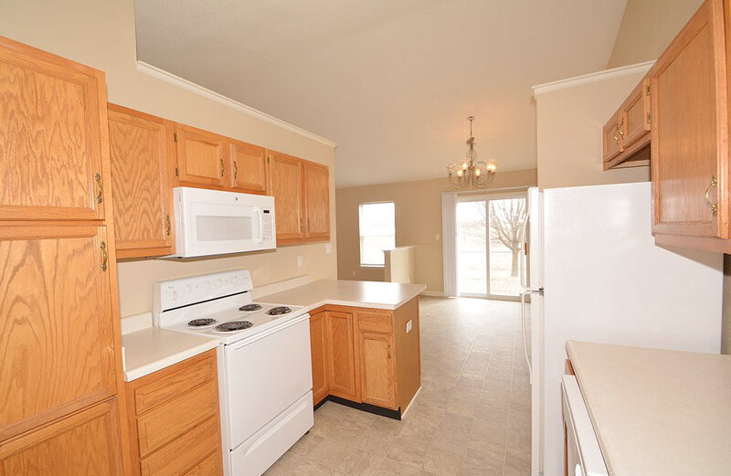 1,420/Mo, 931 Treyburn Green Dr Indianapolis, IN 46239 Kitchen View 4
