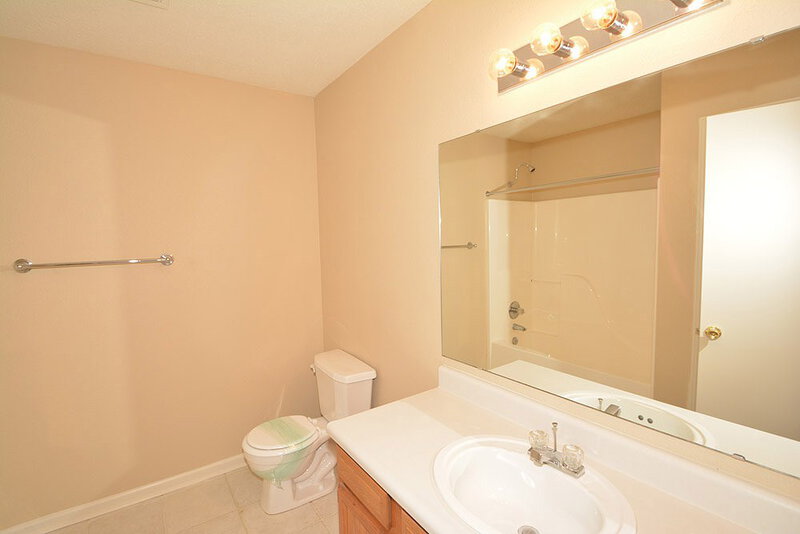 1,420/Mo, 931 Treyburn Green Dr Indianapolis, IN 46239 Master Bathroom View