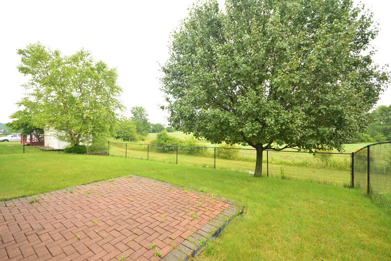 1,420/Mo, 931 Treyburn Green Dr Indianapolis, IN 46239 Yard View