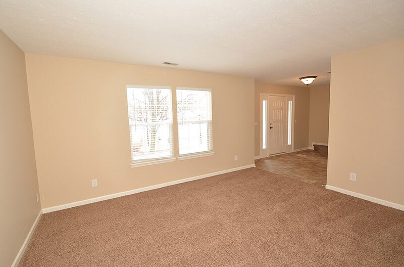 1,620/Mo, 17431 Trailview Cir Noblesville, IN 46062 Living Room View 2