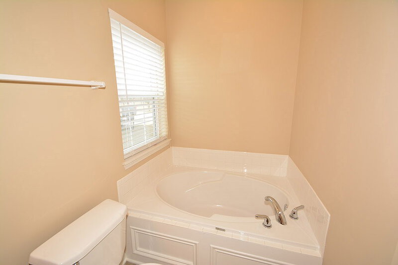1,500/Mo, 2361 Cole Wood Ct Indianapolis, IN 46239 Master Bathroom View