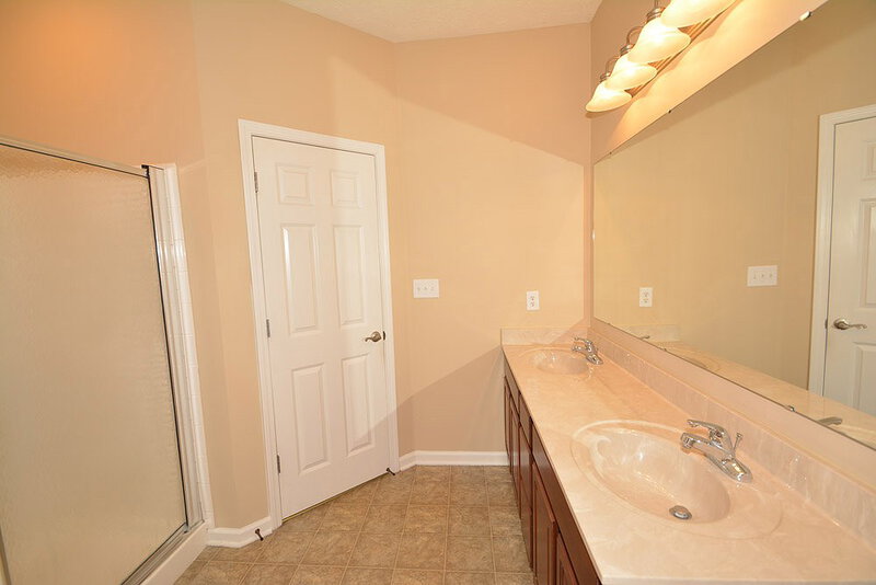 1,500/Mo, 2361 Cole Wood Ct Indianapolis, IN 46239 Master Bathroom View 2