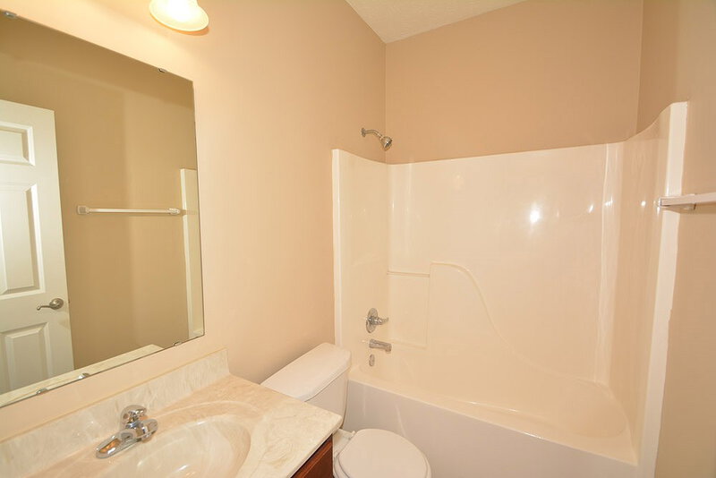 1,500/Mo, 2361 Cole Wood Ct Indianapolis, IN 46239 Bathroom View