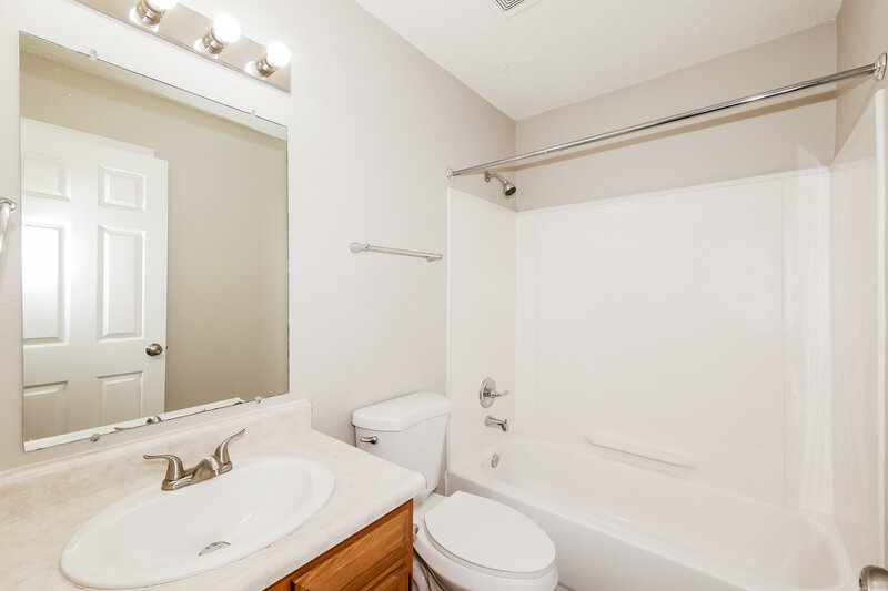2,240/Mo, 1478 Osprey Way Greenwood, IN 46143 Bathroom View