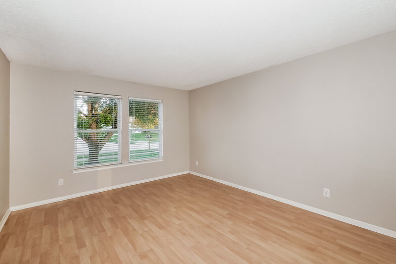 1,825/Mo, 6058 Amber Valley Ln Indianapolis, IN 46237 Living Room View