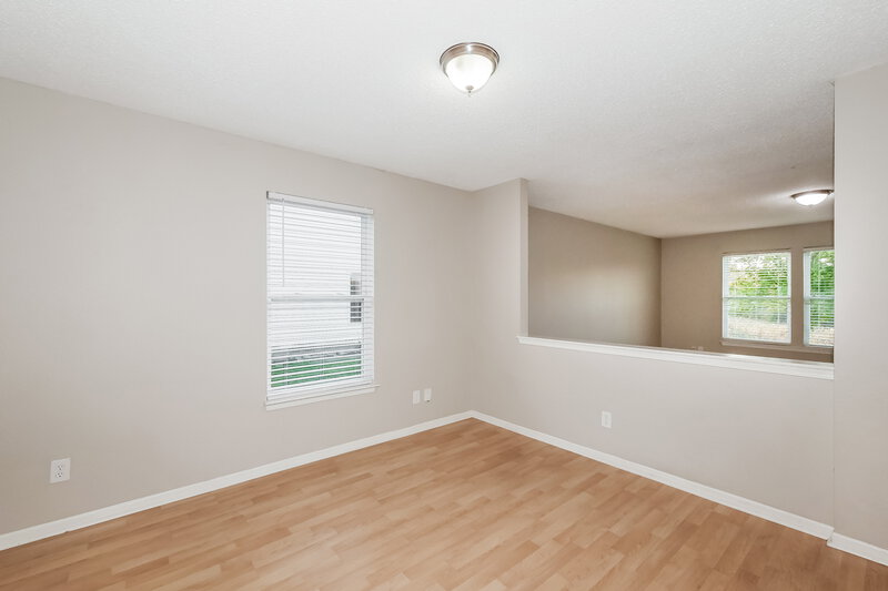 1,825/Mo, 6058 Amber Valley Ln Indianapolis, IN 46237 Living Room View 3