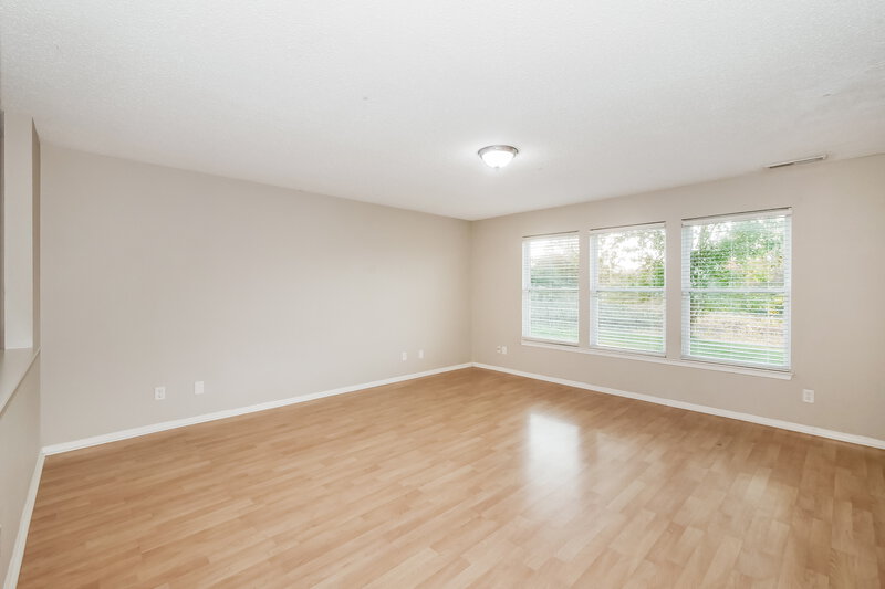 1,825/Mo, 6058 Amber Valley Ln Indianapolis, IN 46237 Family Room View