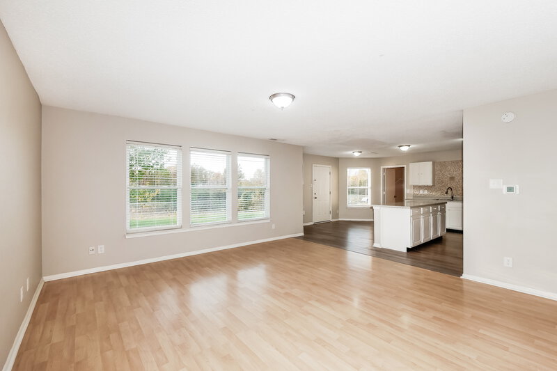 1,825/Mo, 6058 Amber Valley Ln Indianapolis, IN 46237 Family Room View 2