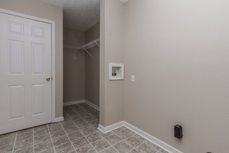 1,550/Mo, 952 Ravine Dr Franklin, IN 46131 Laundry Room View