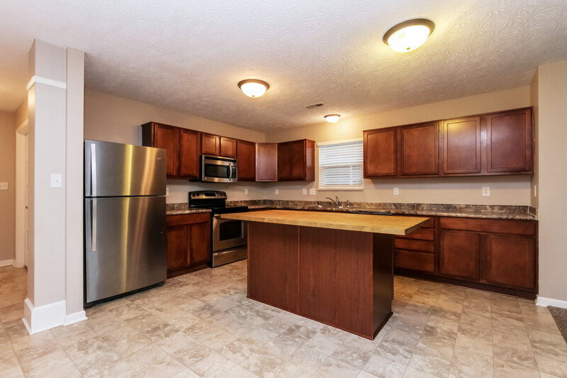 1,970/Mo, 1010 Hendon Ct Westfield, IN 46074 Kitchen View 2