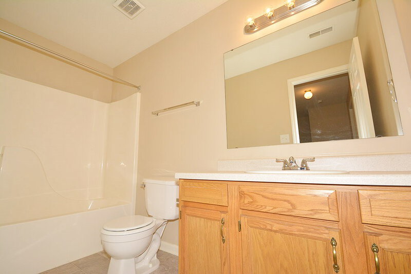 1,650/Mo, 7317 Kimble Dr Indianapolis, IN 46217 Bathroom View 2