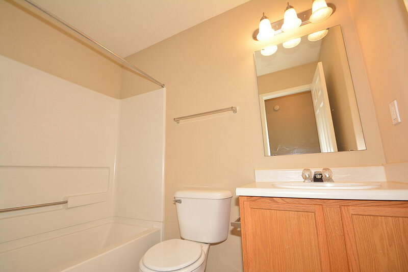 1,780/Mo, 5747 N Plymouth Ct McCordsville, IN 46055 Bathroom View 2