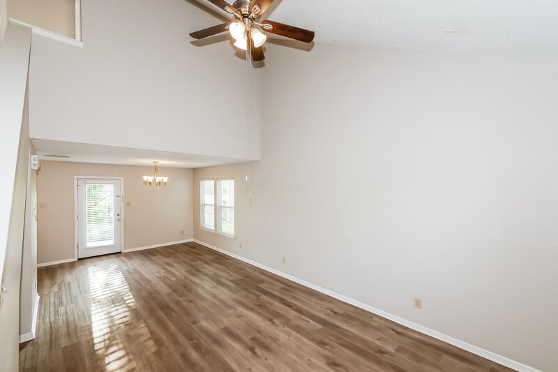 1,890/Mo, 2344 Summerwood Ln Greenwood, IN 46143 Living Room View