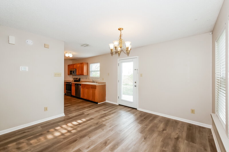 1,890/Mo, 2344 Summerwood Ln Greenwood, IN 46143 Dining Room View