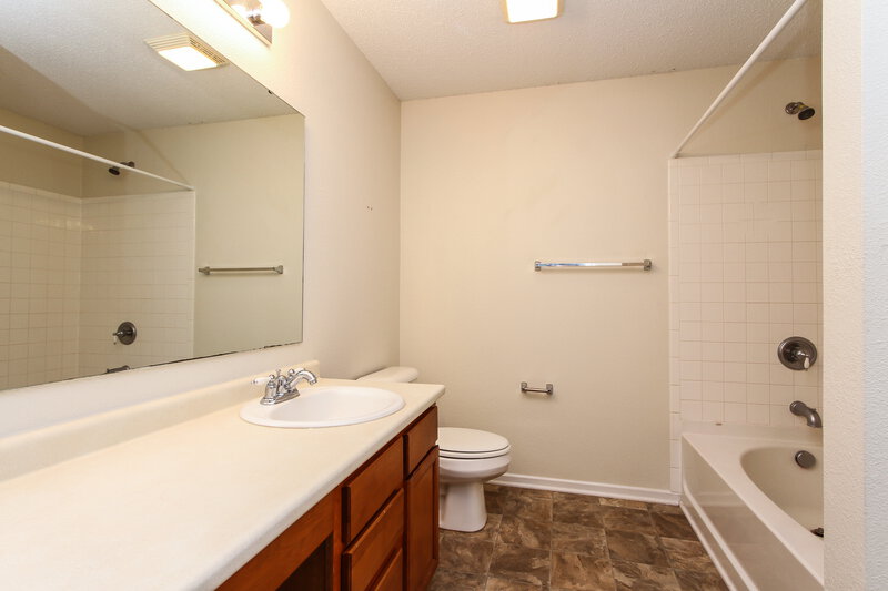1,640/Mo, 14443 Cuppola Dr Noblesville, IN 46060 Master Bathroom View