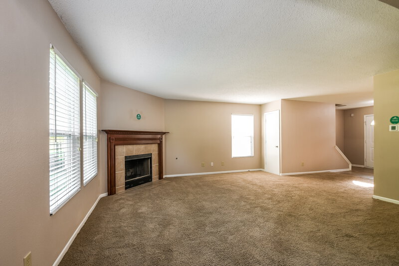 1,560/Mo, 14232 Cuppola Dr Noblesville, IN 46060 Living Room View 2
