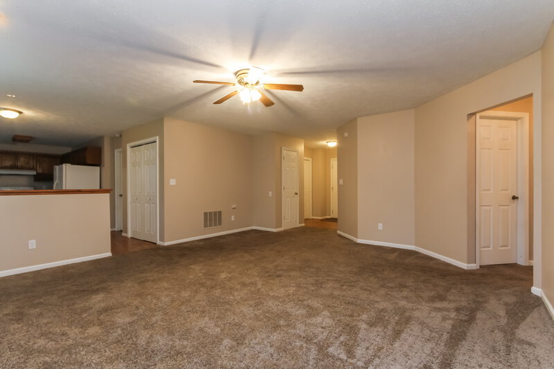 2,310/Mo, 7741 Connie Dr Indianapolis, IN 46237 Living Room View 2